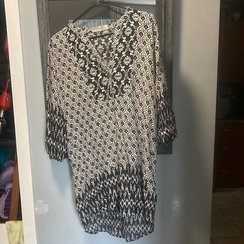 Mahina Black and White Relaxed Tunic